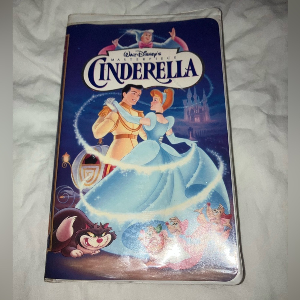 Cinderella VHS Tape - Picture 2 of 15